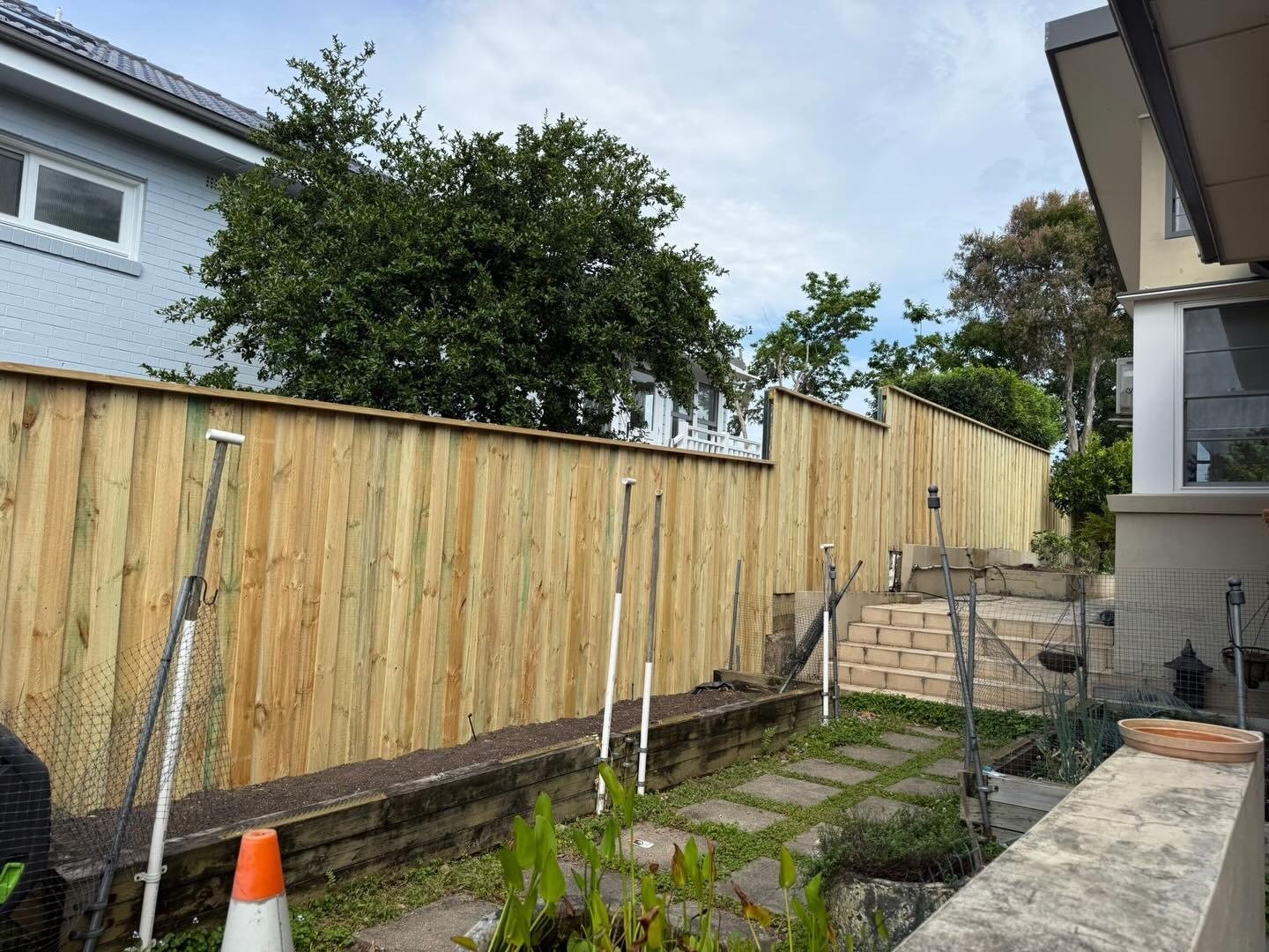 Installation Lap and Cap Linfield NSW - True Fence