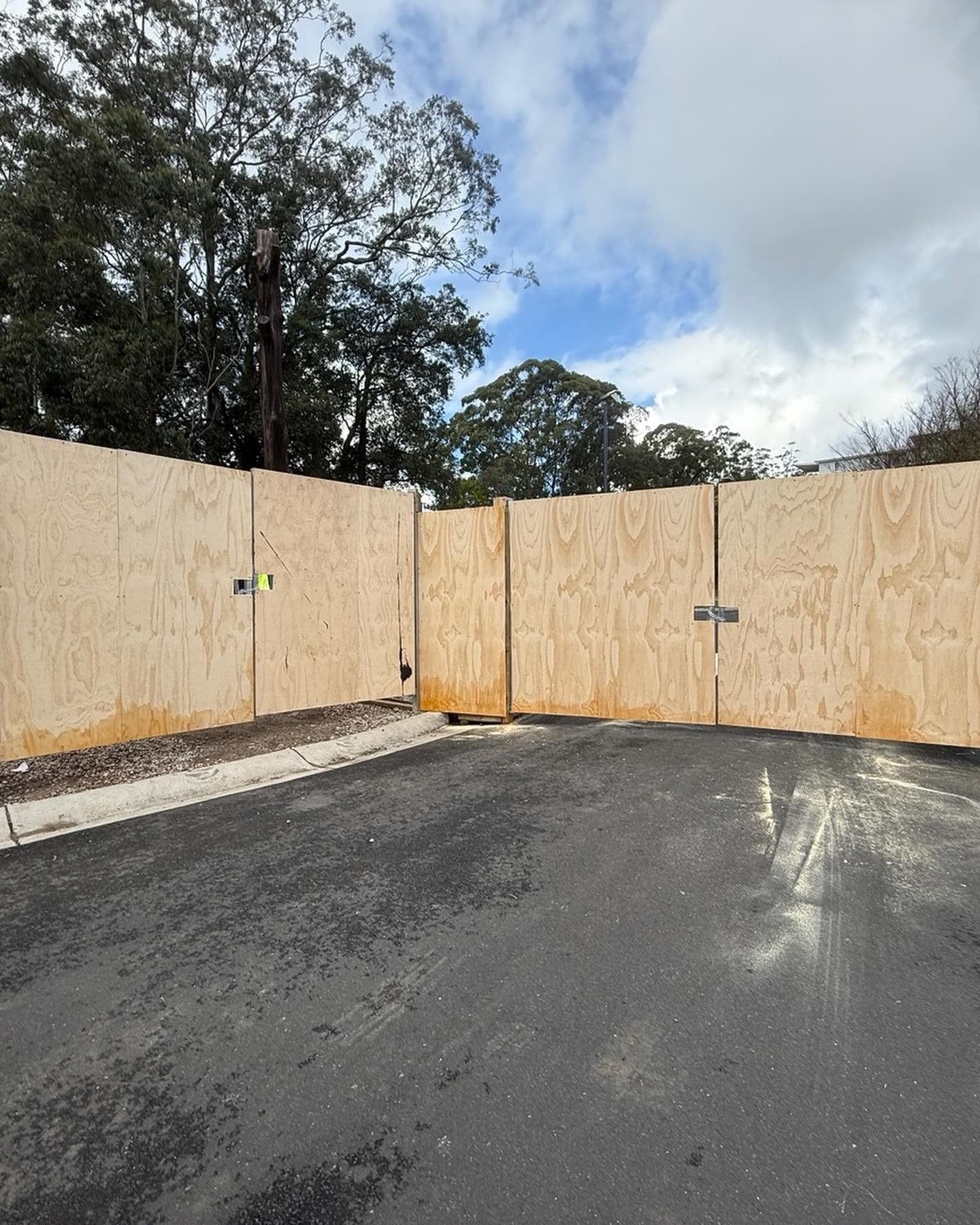 Installation of Hoarding Fence in NSW - True Fence