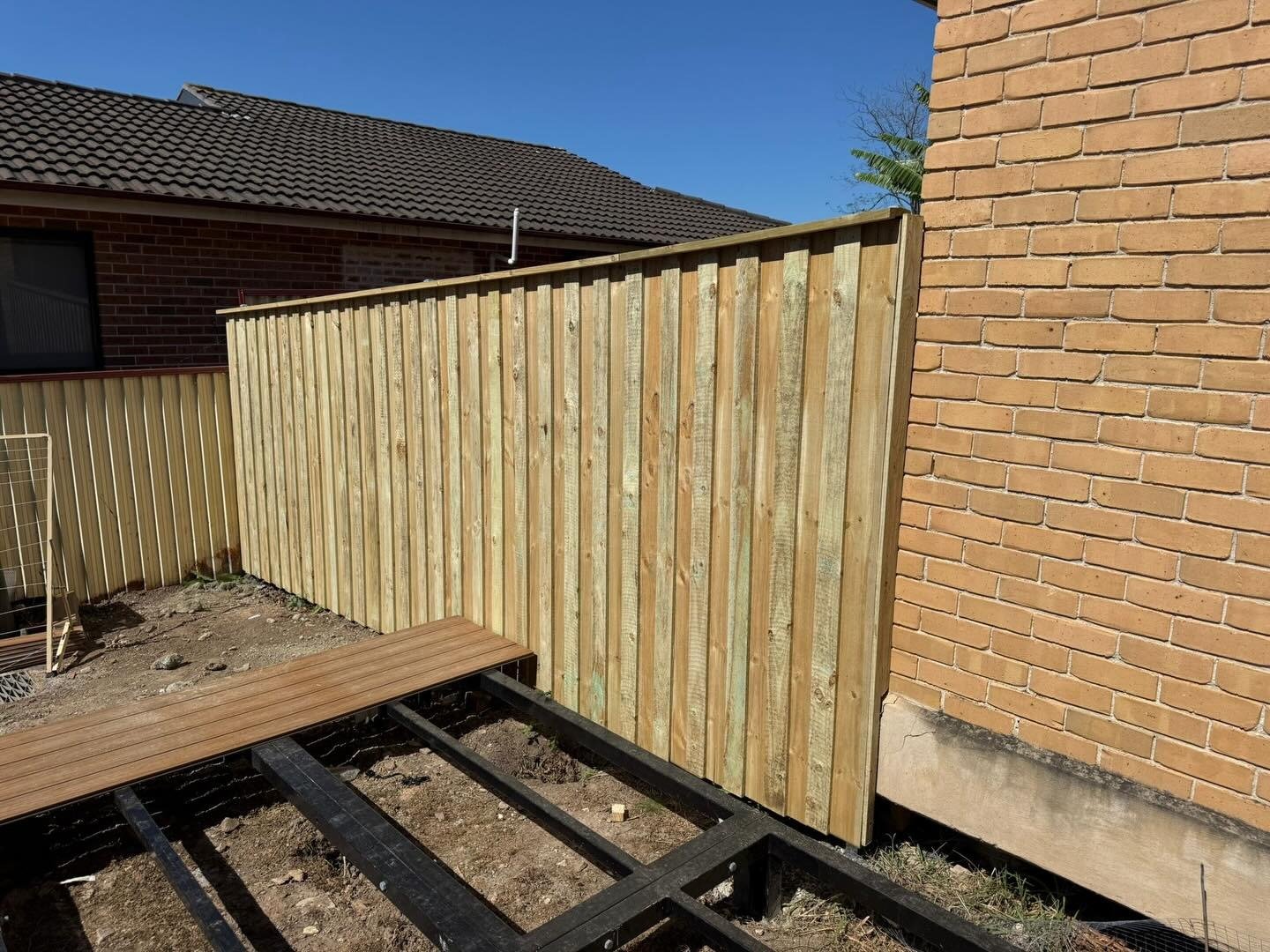 lap and cap fence nsw timber installation